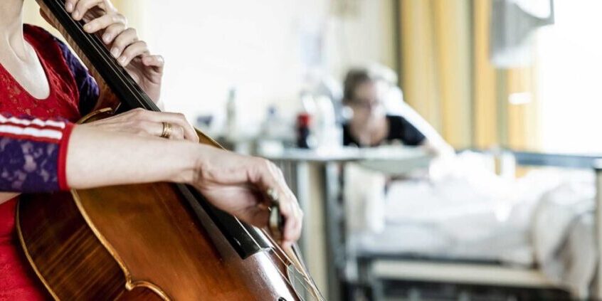 MuziekAanBed © Foppe Schut .lowres. _S222983_header